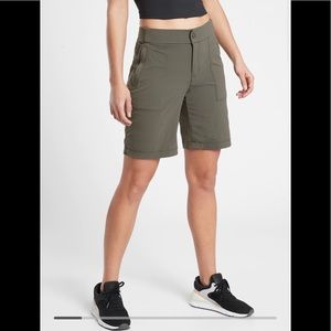 NWOT Athleta Trekkie Bermuda Short Sz 8 Olive